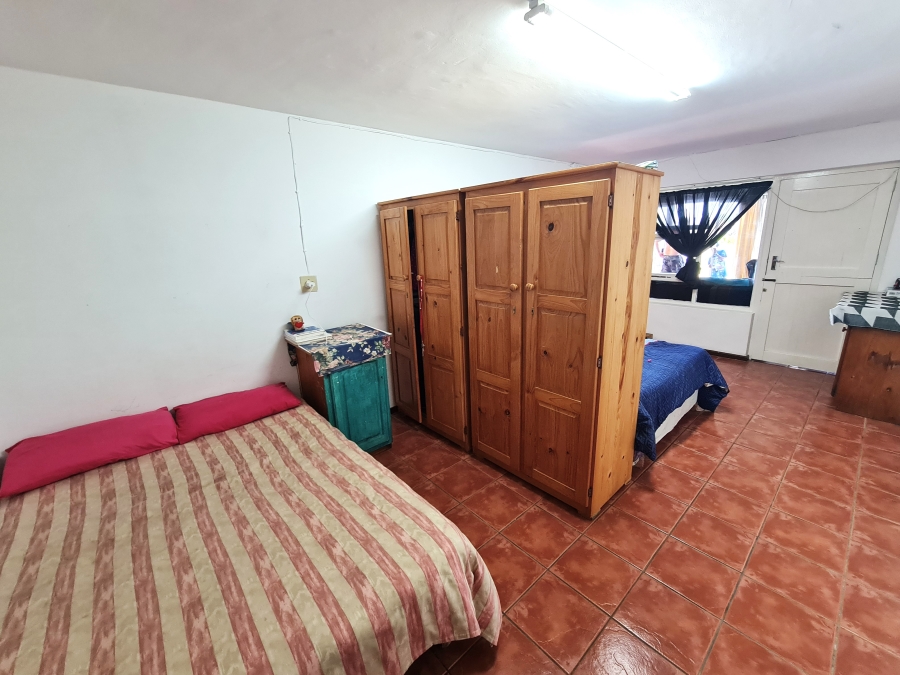 5 Bedroom Property for Sale in C Place Eastern Cape